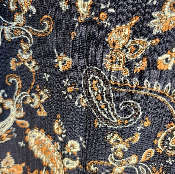 Magnolia Grace Elegant Navy Paisley Embroidered Tunic Top Sz L - Picture 6 of 9